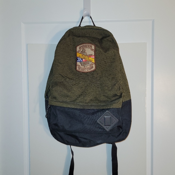 Green backpack - Picture 6 of 9